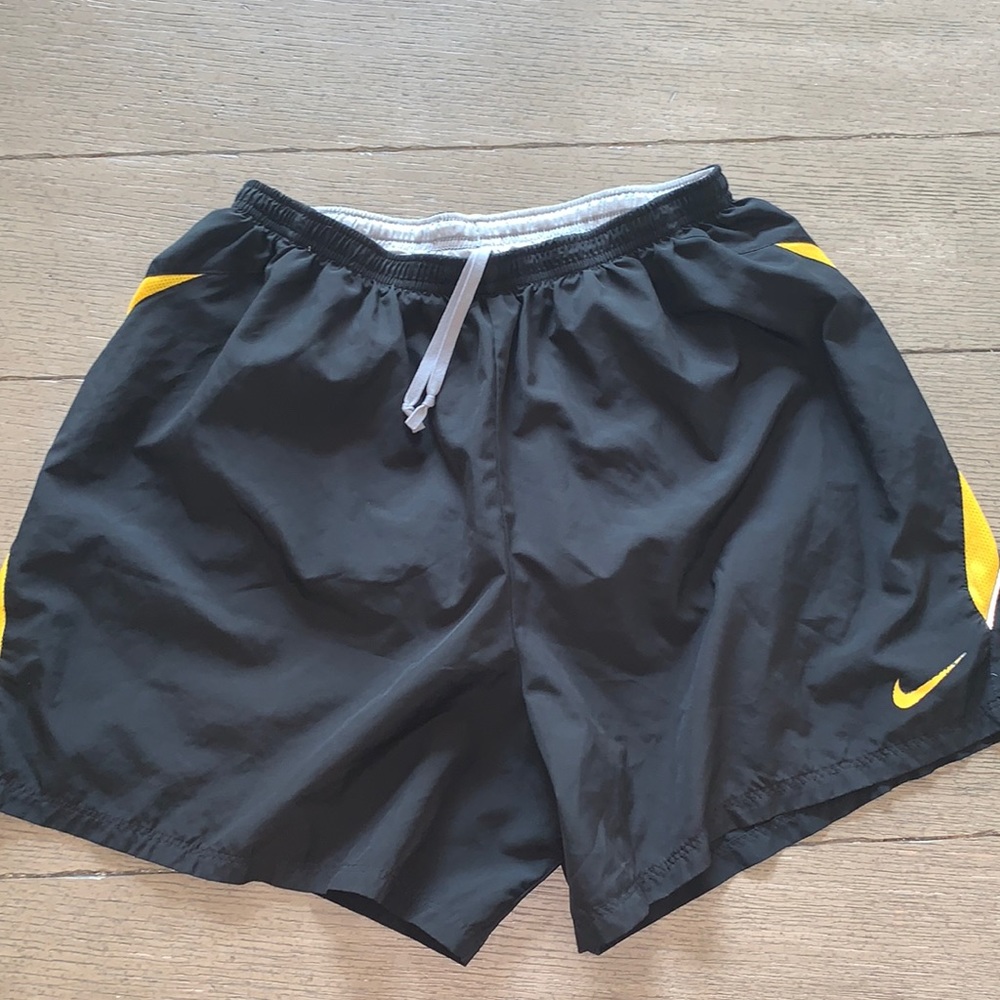 Men’s Nike Workout Shorts, XL